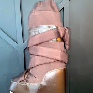 Brown Moon Boot Mega Lace